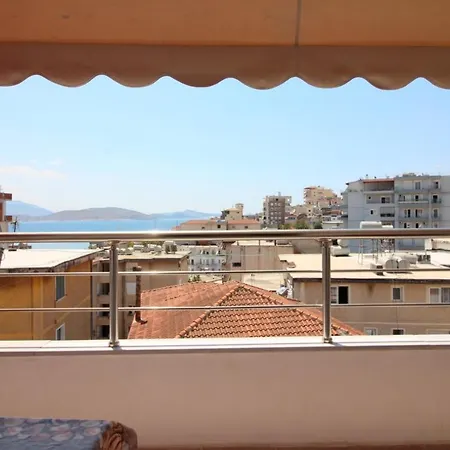 Mona's Hostel Saranda